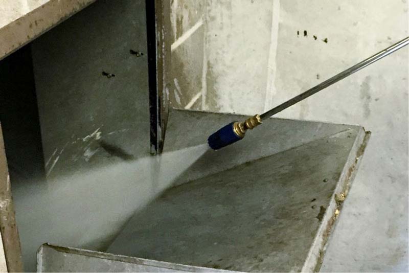 Rubbish chute cleaning and maintenance